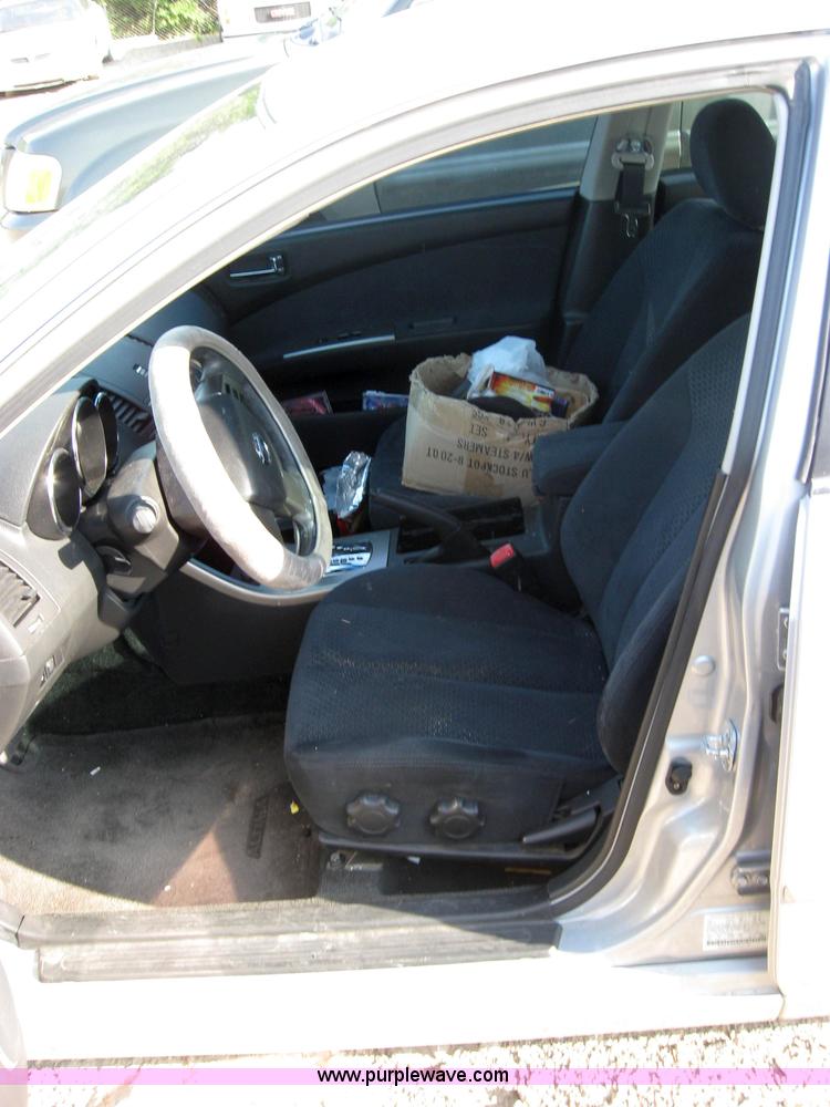 image for item 2566 2005 Nissan Altima