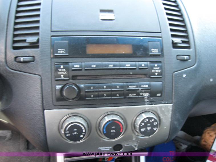 image for item 2566 2005 Nissan Altima