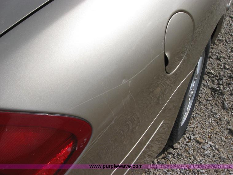 image for item 2569 2001 Ford Taurus