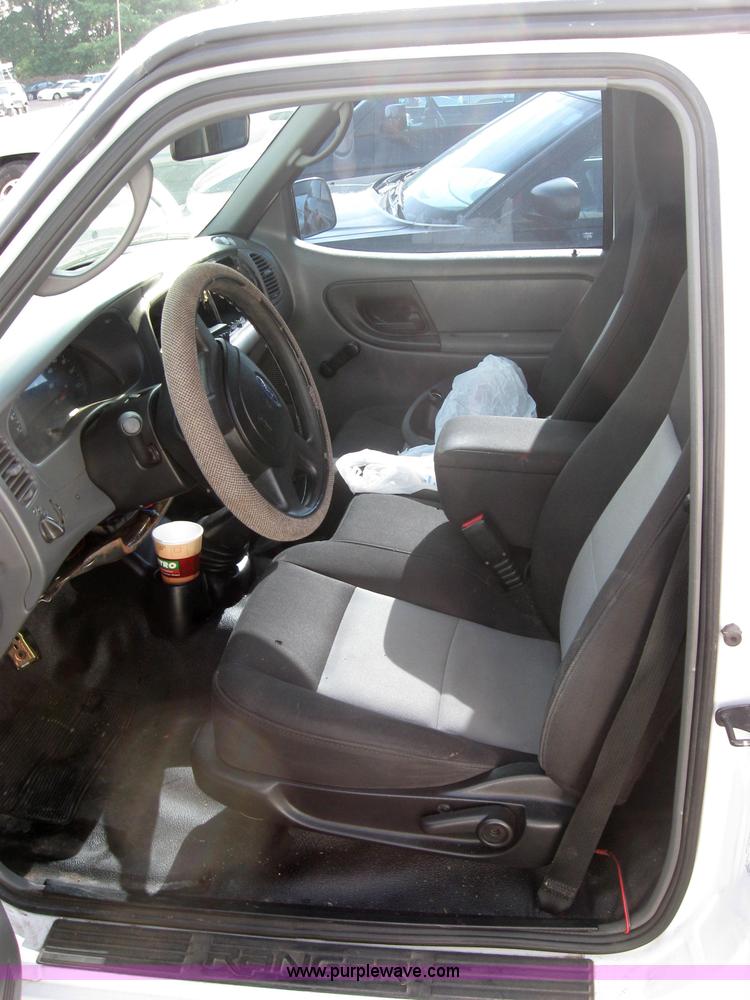 image for item 2572 2004 Ford Ranger