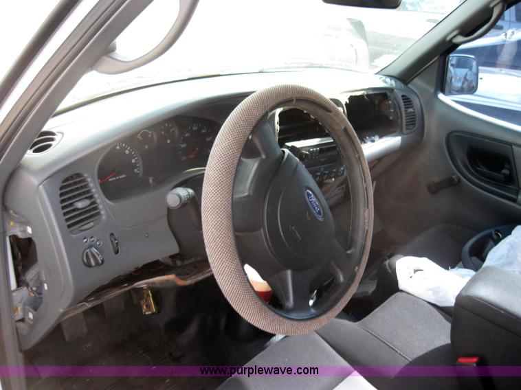 image for item 2572 2004 Ford Ranger