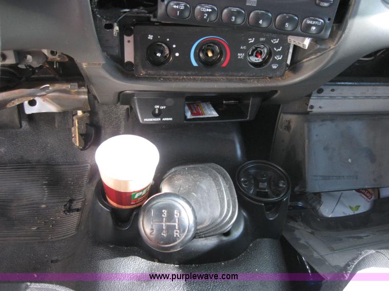 image for item 2572 2004 Ford Ranger