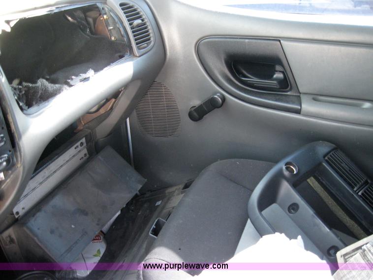 image for item 2572 2004 Ford Ranger