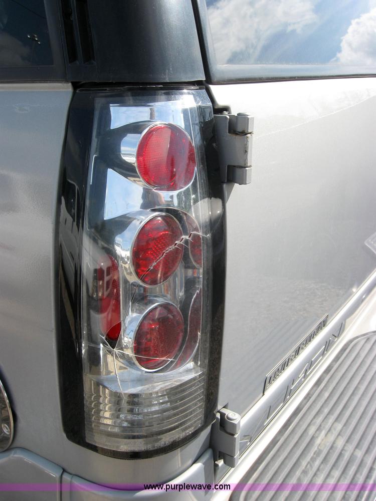 image for item 2574 1999 GMC Denali