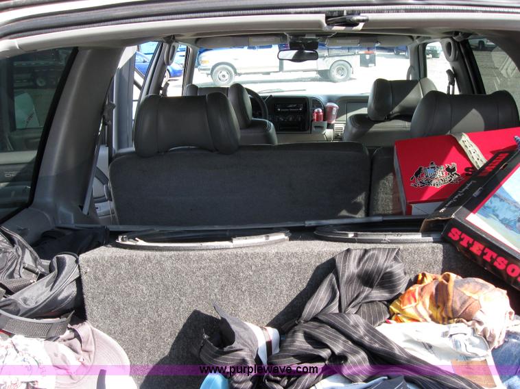 image for item 2574 1999 GMC Denali