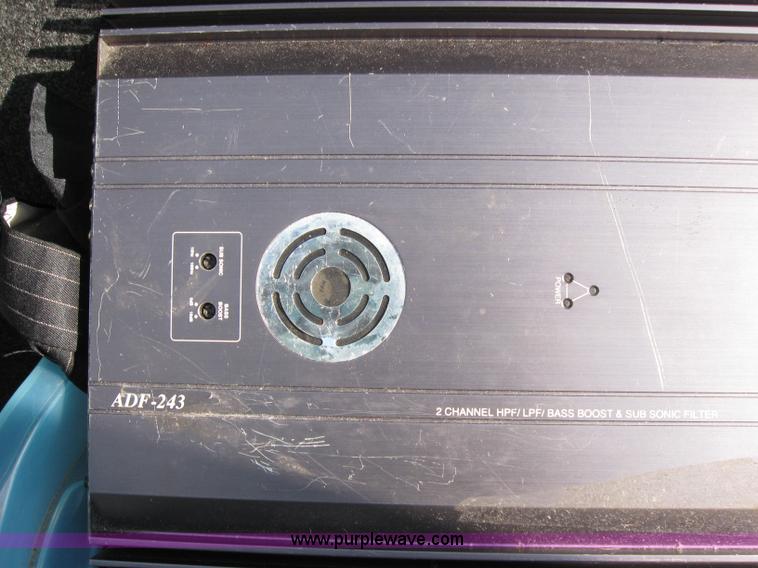 image for item 2574 1999 GMC Denali