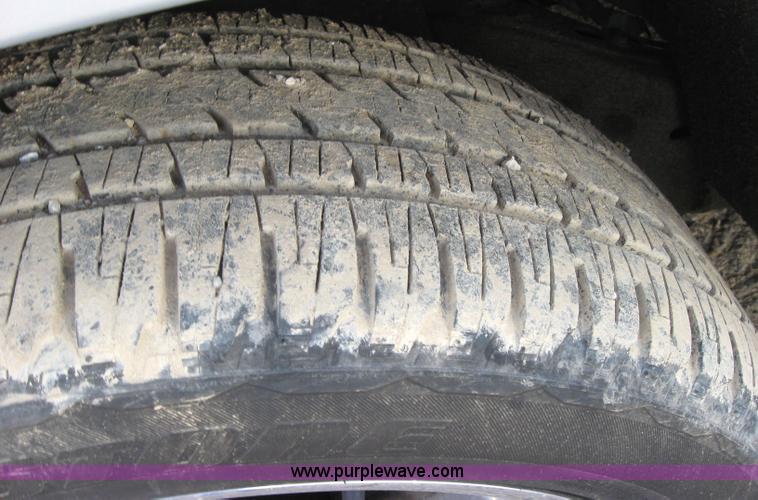 image for item 2574 1999 GMC Denali