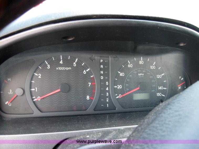 image for item 2575 2001 Hyundai XG300L