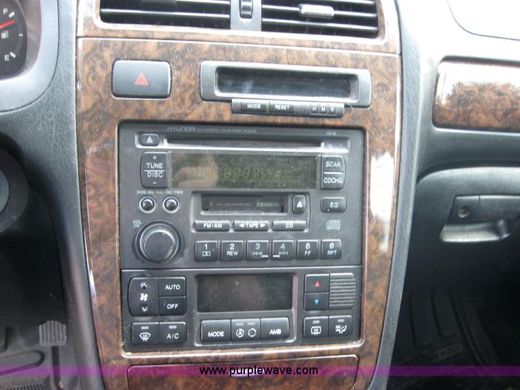 image for item 2575 2001 Hyundai XG300L