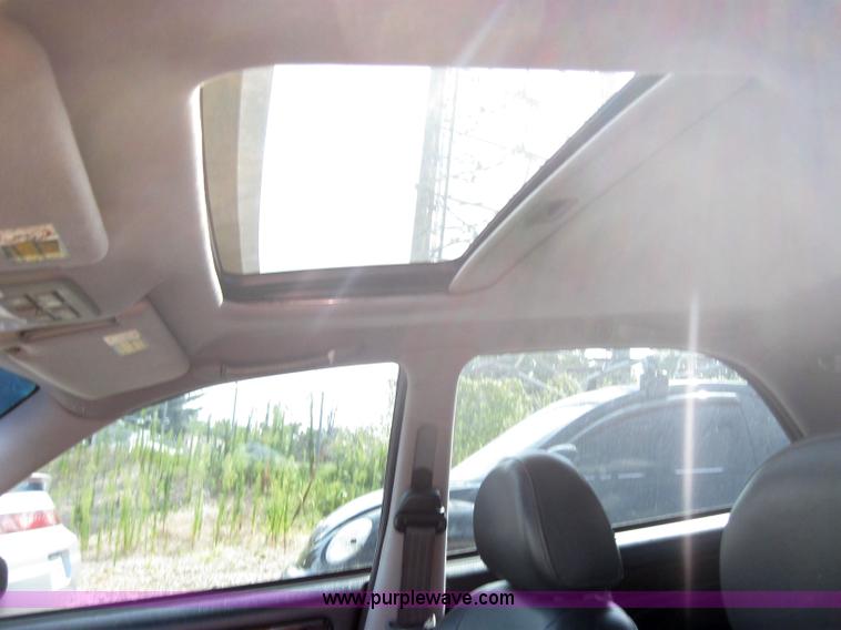 image for item 2575 2001 Hyundai XG300L