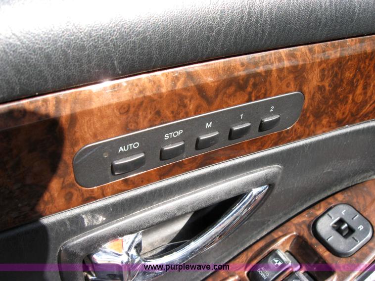 image for item 2575 2001 Hyundai XG300L