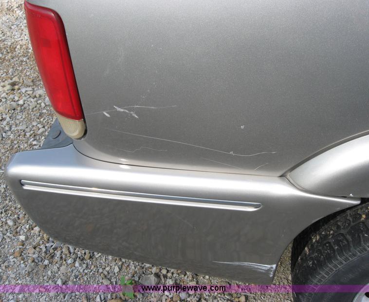 image for item 2576 1999 GMC Envoy