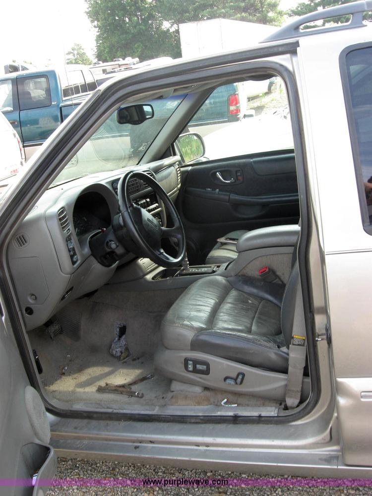 image for item 2576 1999 GMC Envoy