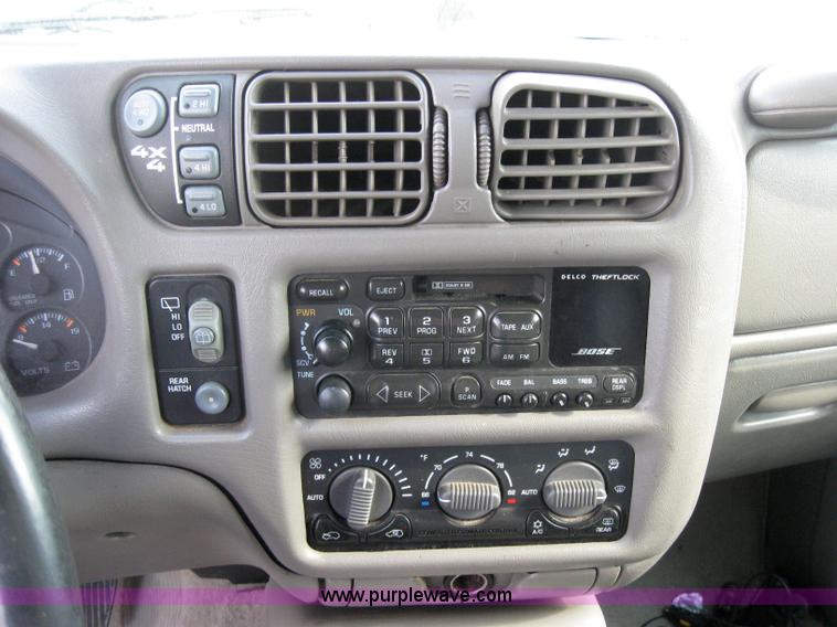 image for item 2576 1999 GMC Envoy