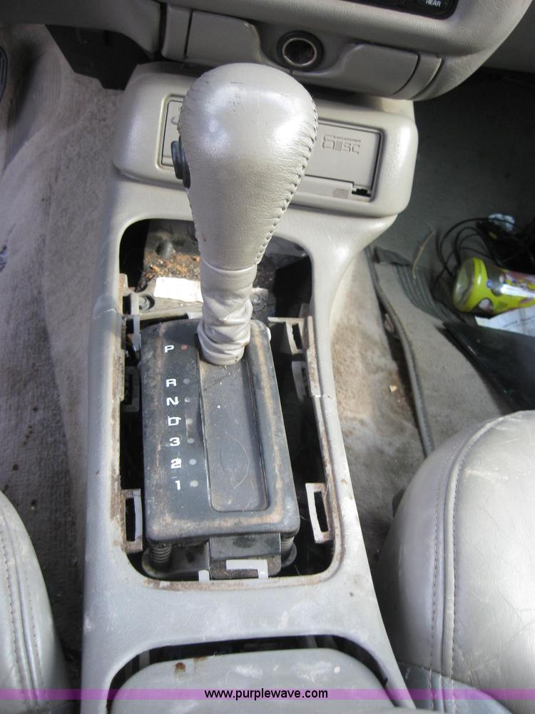 image for item 2576 1999 GMC Envoy