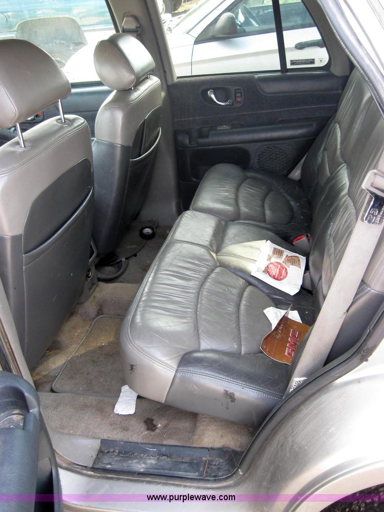 image for item 2576 1999 GMC Envoy