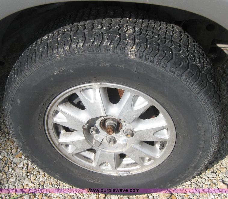 image for item 2576 1999 GMC Envoy