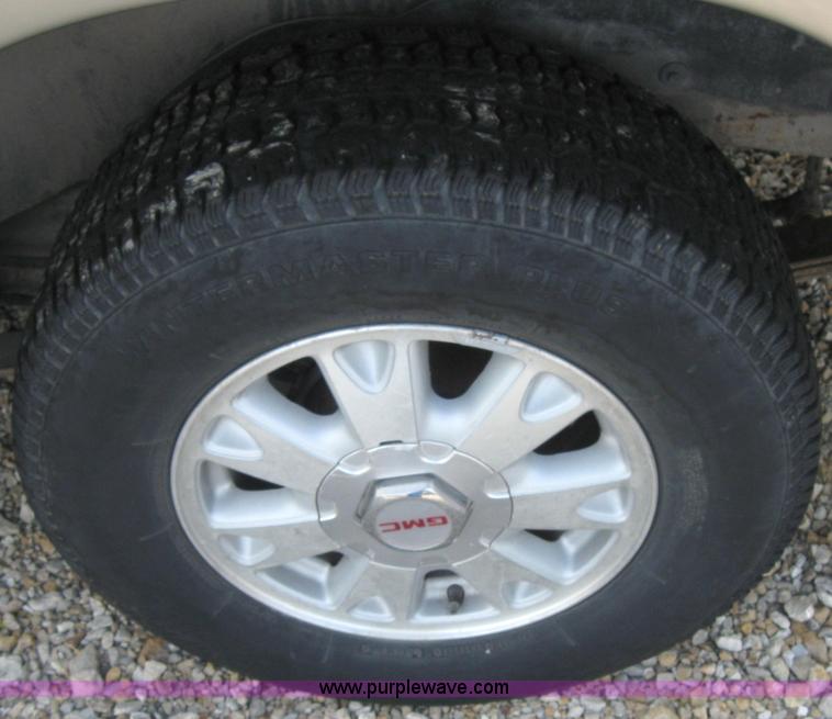 image for item 2576 1999 GMC Envoy