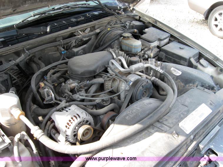 image for item 2576 1999 GMC Envoy