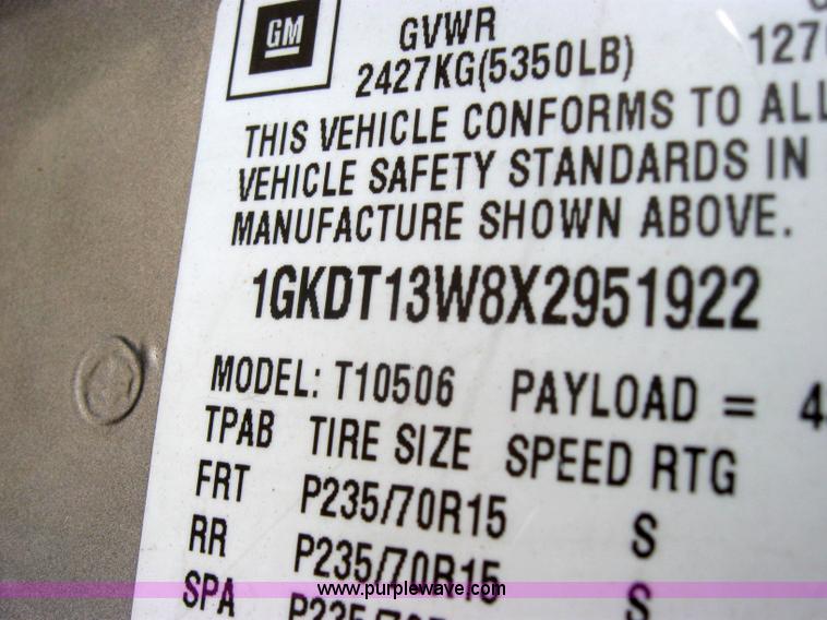 image for item 2576 1999 GMC Envoy