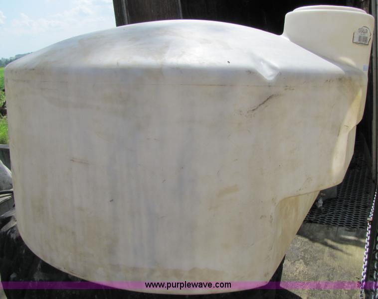 image for item 3031 425 gallon truck bed water tank