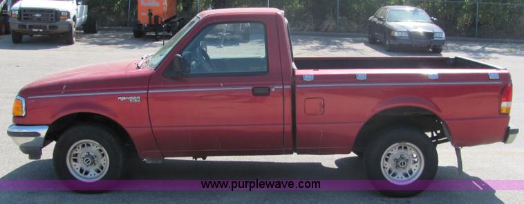 image for item 3220 1994 Ford Ranger