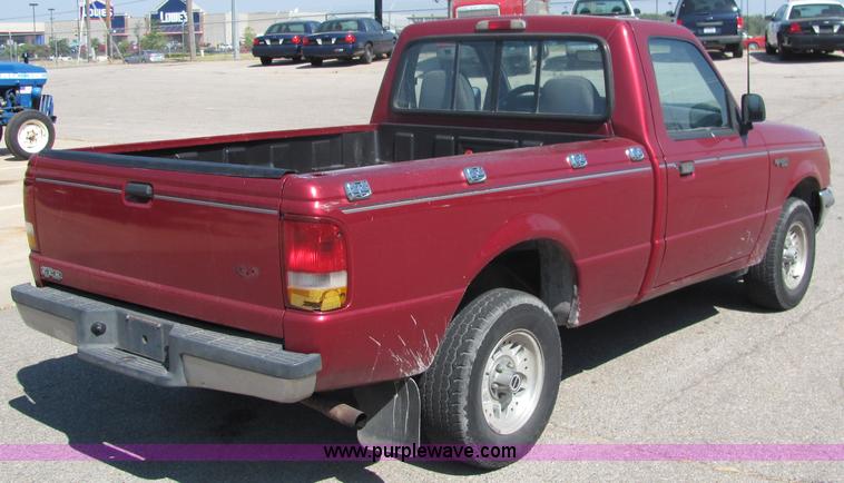 image for item 3220 1994 Ford Ranger