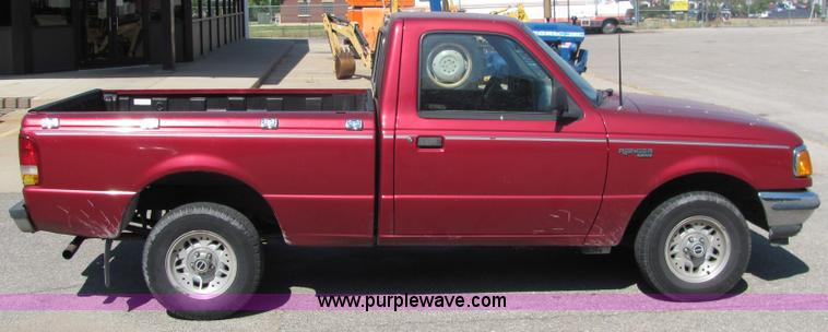 image for item 3220 1994 Ford Ranger