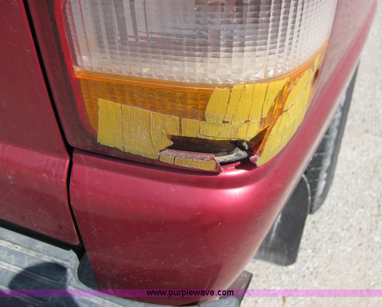 image for item 3220 1994 Ford Ranger