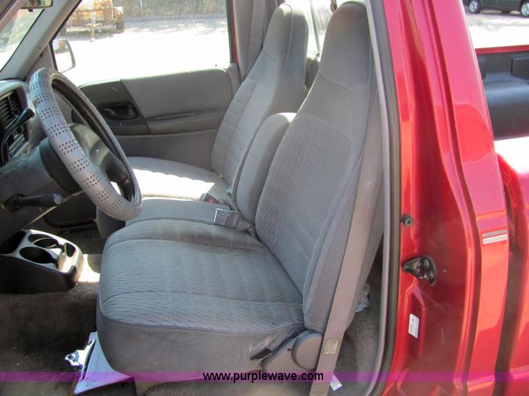 image for item 3220 1994 Ford Ranger