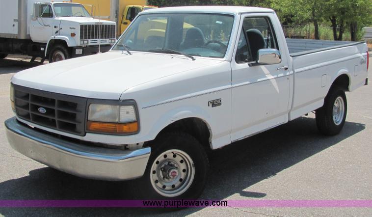 image for item 3225 1996 Ford F150 pickup truck