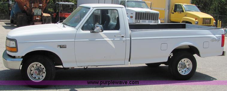 image for item 3225 1996 Ford F150 pickup truck