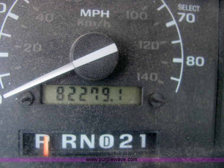 image for item 3225 1996 Ford F150 pickup truck