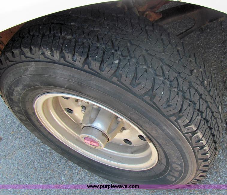 image for item 3225 1996 Ford F150 pickup truck