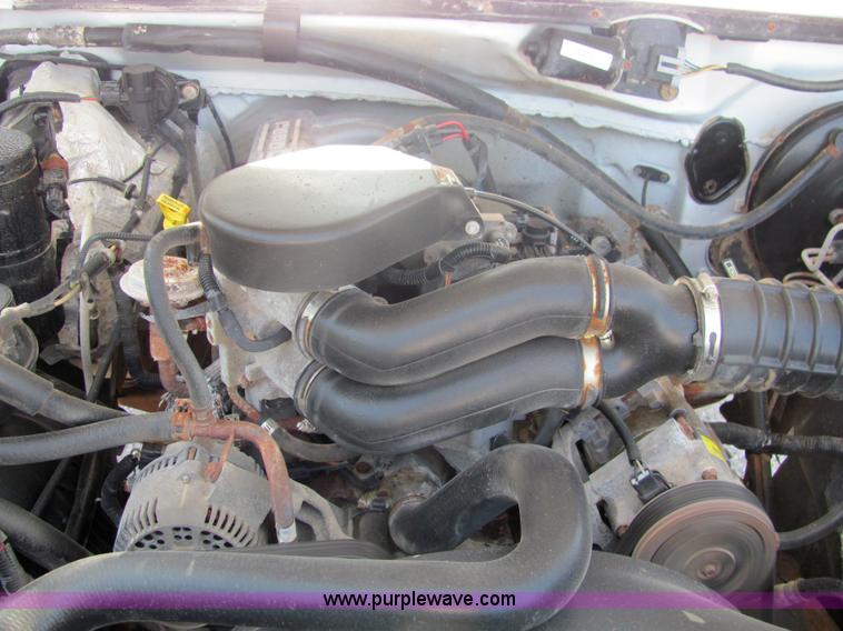 image for item 3225 1996 Ford F150 pickup truck