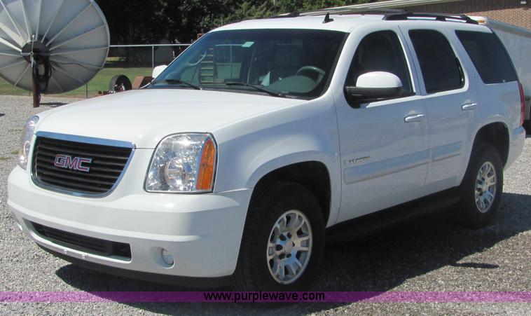 image for item 4735 2007 GMC Yukon