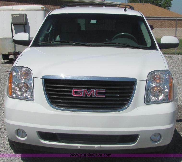 image for item 4735 2007 GMC Yukon