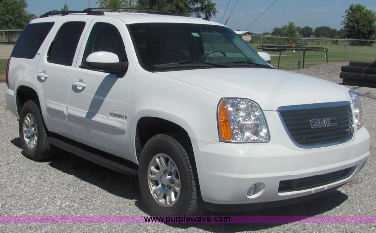 image for item 4735 2007 GMC Yukon