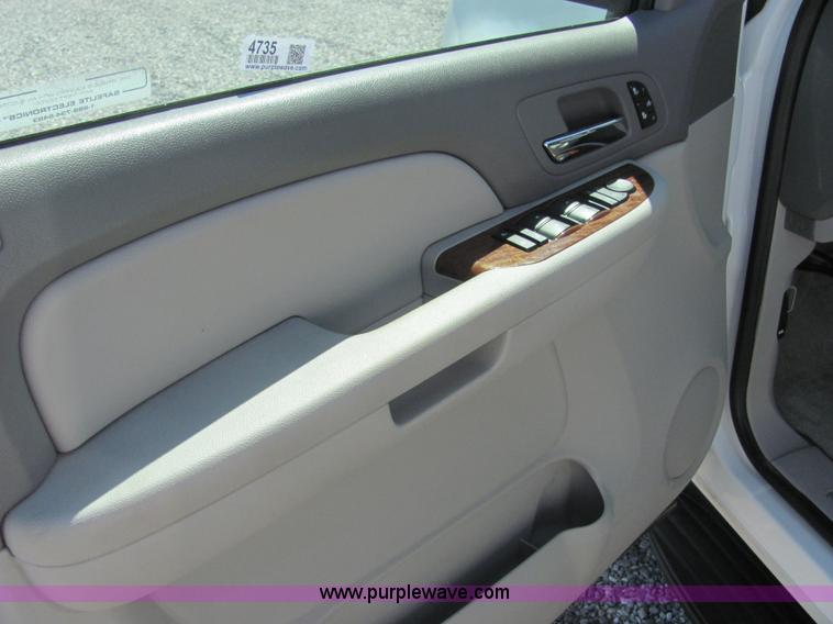 image for item 4735 2007 GMC Yukon