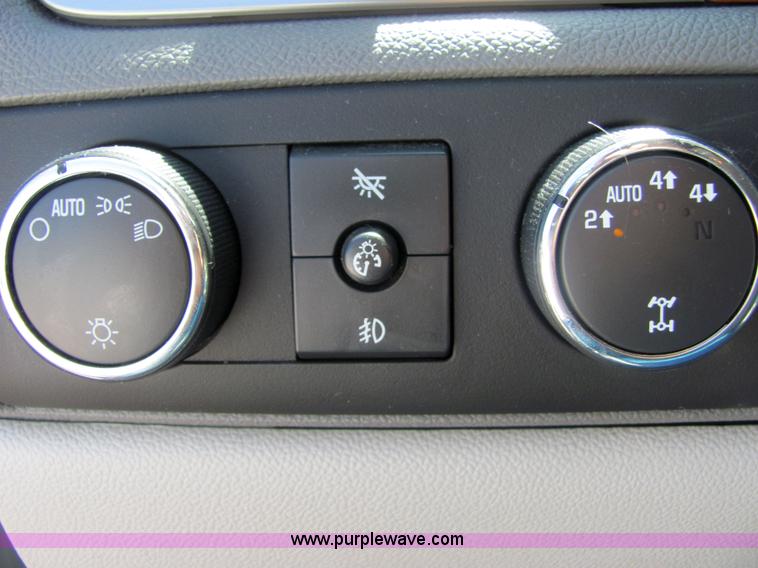 image for item 4735 2007 GMC Yukon