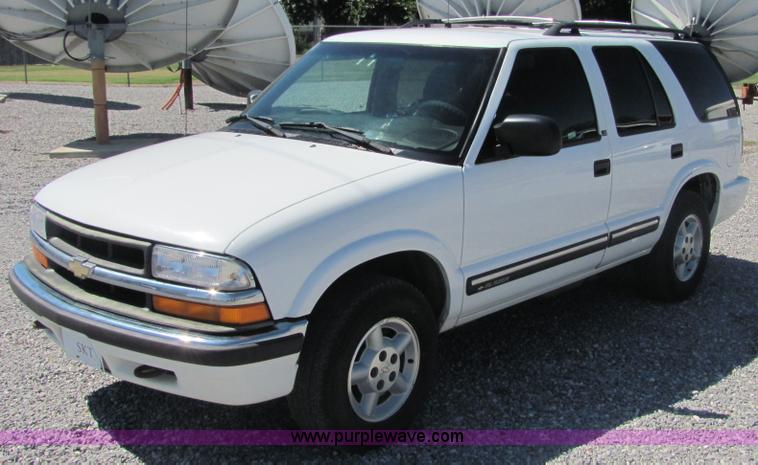 image for item 4774 2000 Chevrolet Blazer