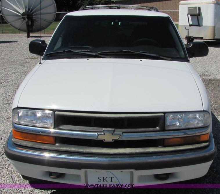 image for item 4774 2000 Chevrolet Blazer