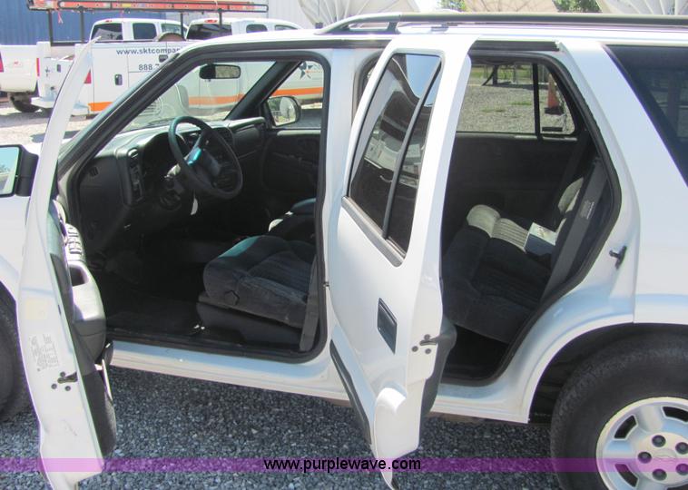 image for item 4774 2000 Chevrolet Blazer