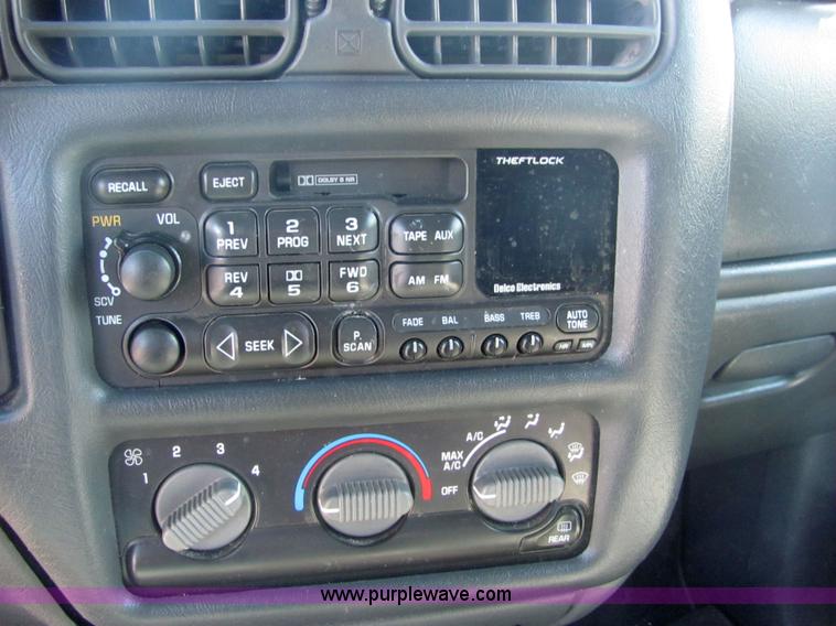 image for item 4774 2000 Chevrolet Blazer