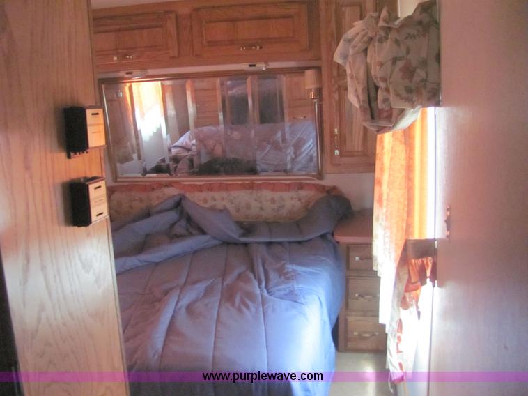 image for item 4807 1990 Chevrolet P30 37' Kounty Star motor home