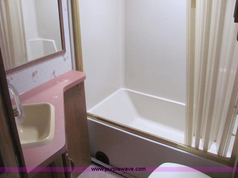 image for item 4807 1990 Chevrolet P30 37' Kounty Star motor home