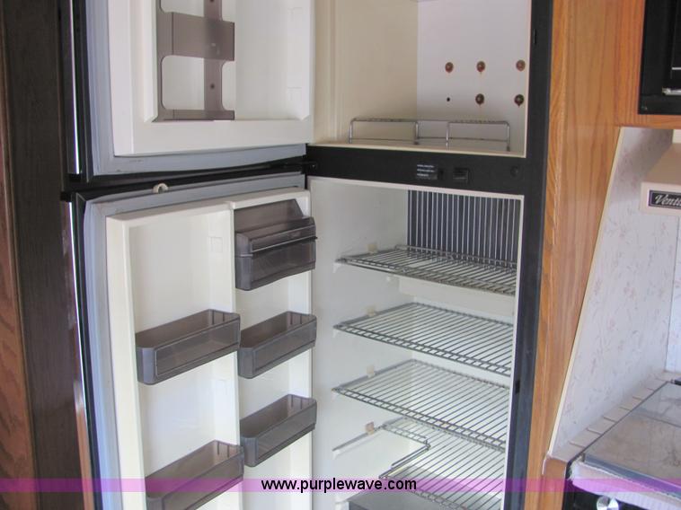 image for item 4807 1990 Chevrolet P30 37' Kounty Star motor home