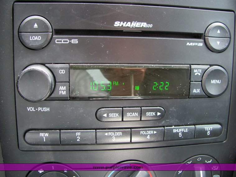 image for item 6018 2006 Ford Mustang