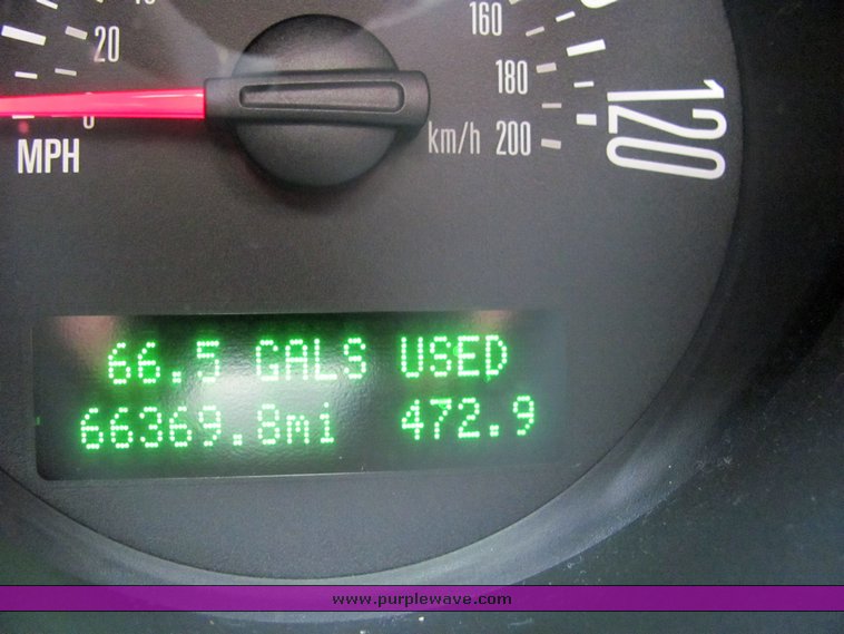 image for item 6018 2006 Ford Mustang