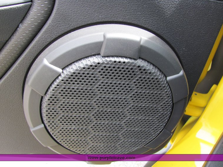 image for item 6018 2006 Ford Mustang